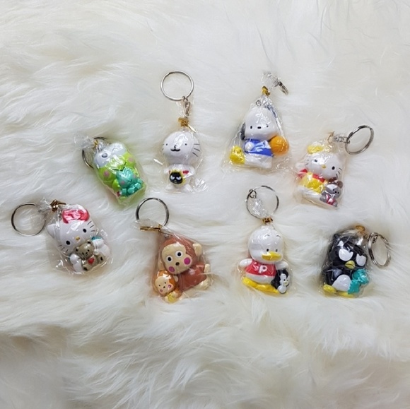 Hanamaru Sanrio Keychain - NWOT - Picture 5 of 6